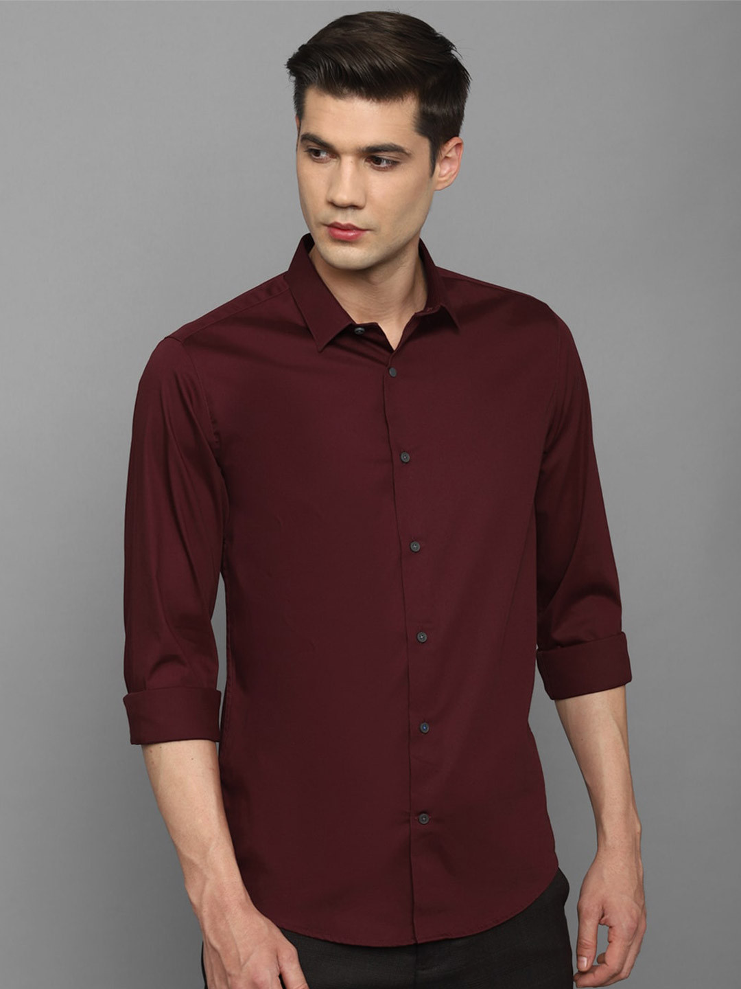 

Louis Philippe Sport Spread Collar Slim Fit Opaque Casual Shirt, Maroon
