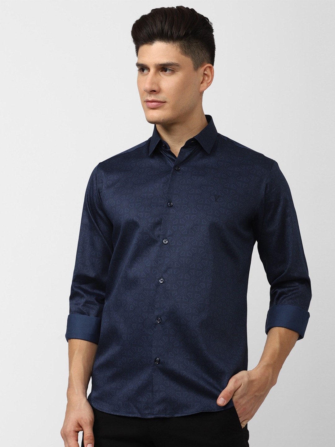 

V Dot Men Slim Fit Opaque Printed Pure cotton Casual Shirt, Navy blue