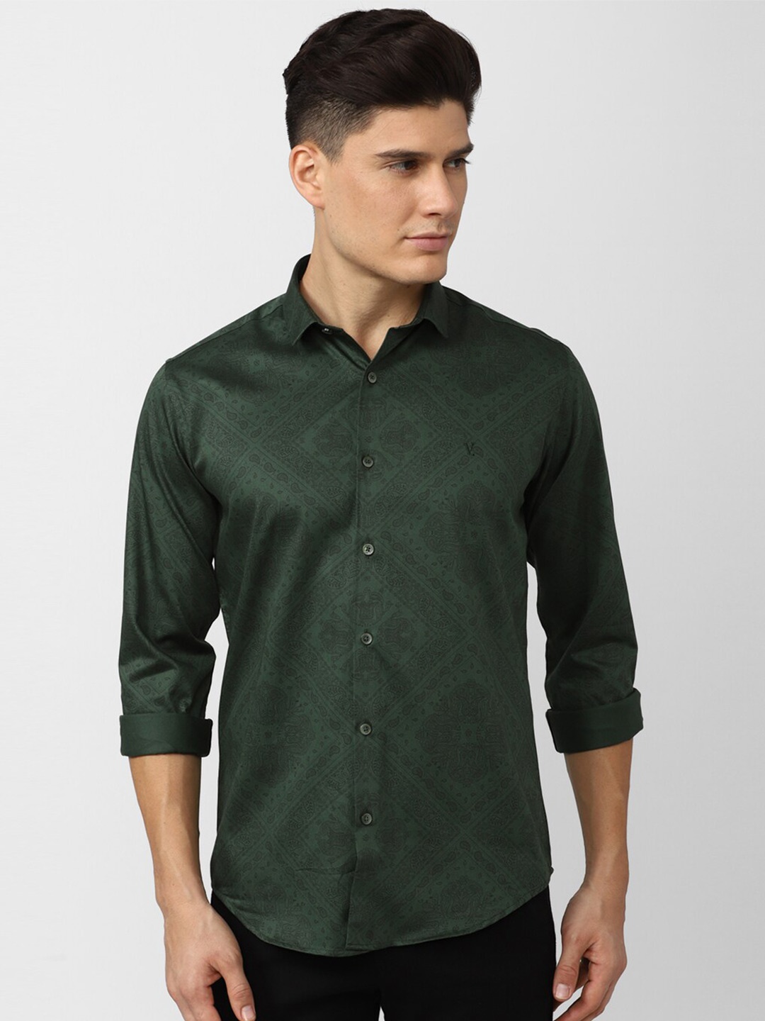 

V Dot Slim Fit Ethnic Motifs Printed Casual Shirt, Green