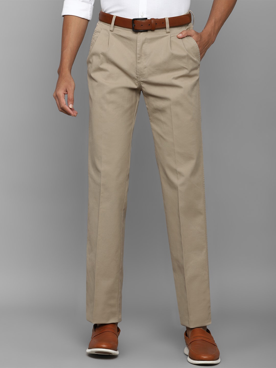

Allen Solly Men Slim-Fit Mid-Rise Pleated Trousers, Beige