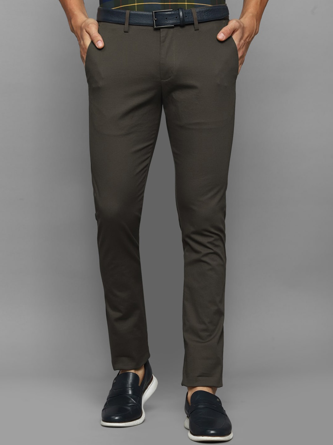 

Allen Solly Men Slim Fit Pure Cotton Trousers, Charcoal