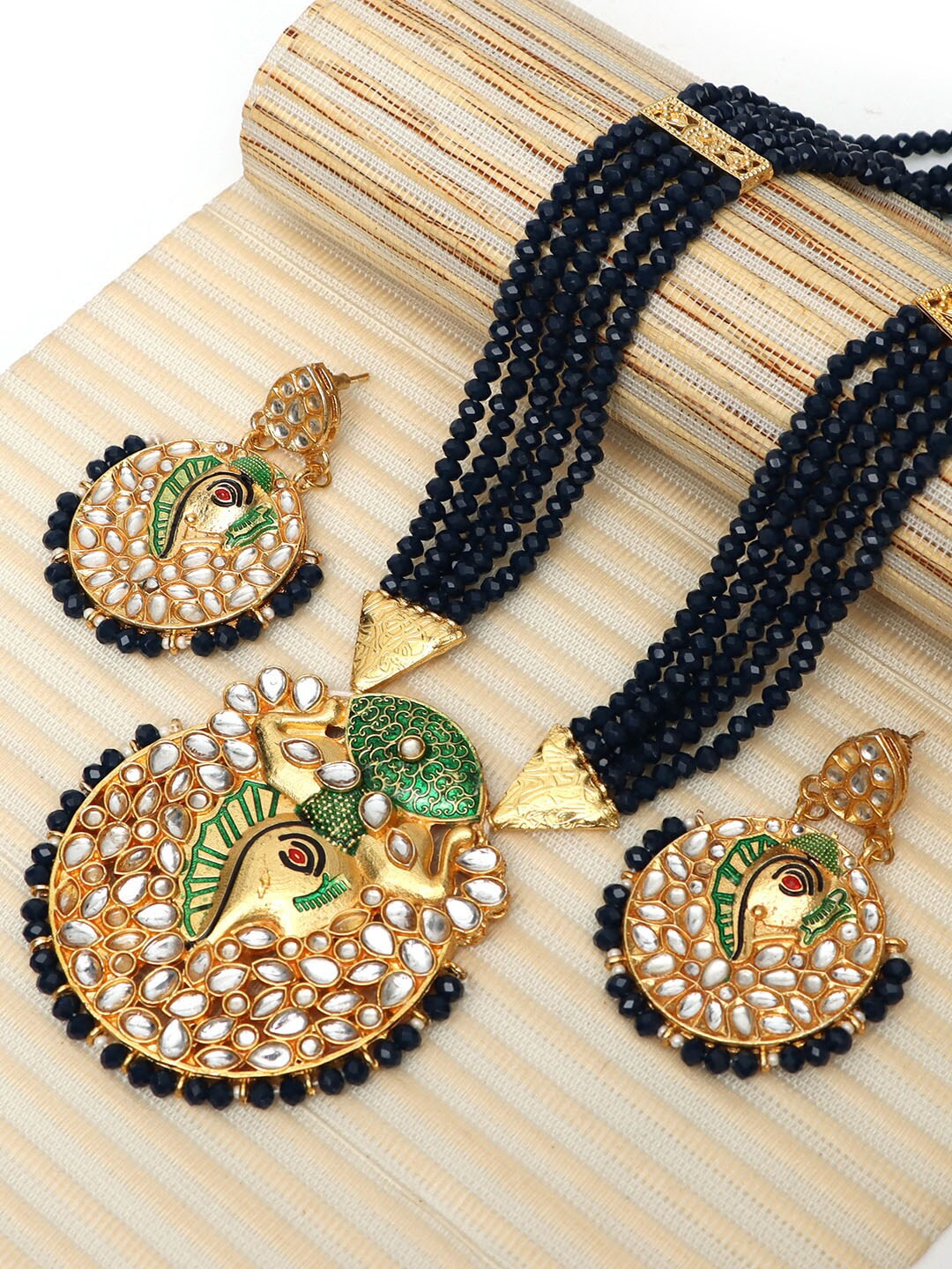 

Ozanoo Gold-Plated Kundan Studded & Beaded Jewellery Set, White