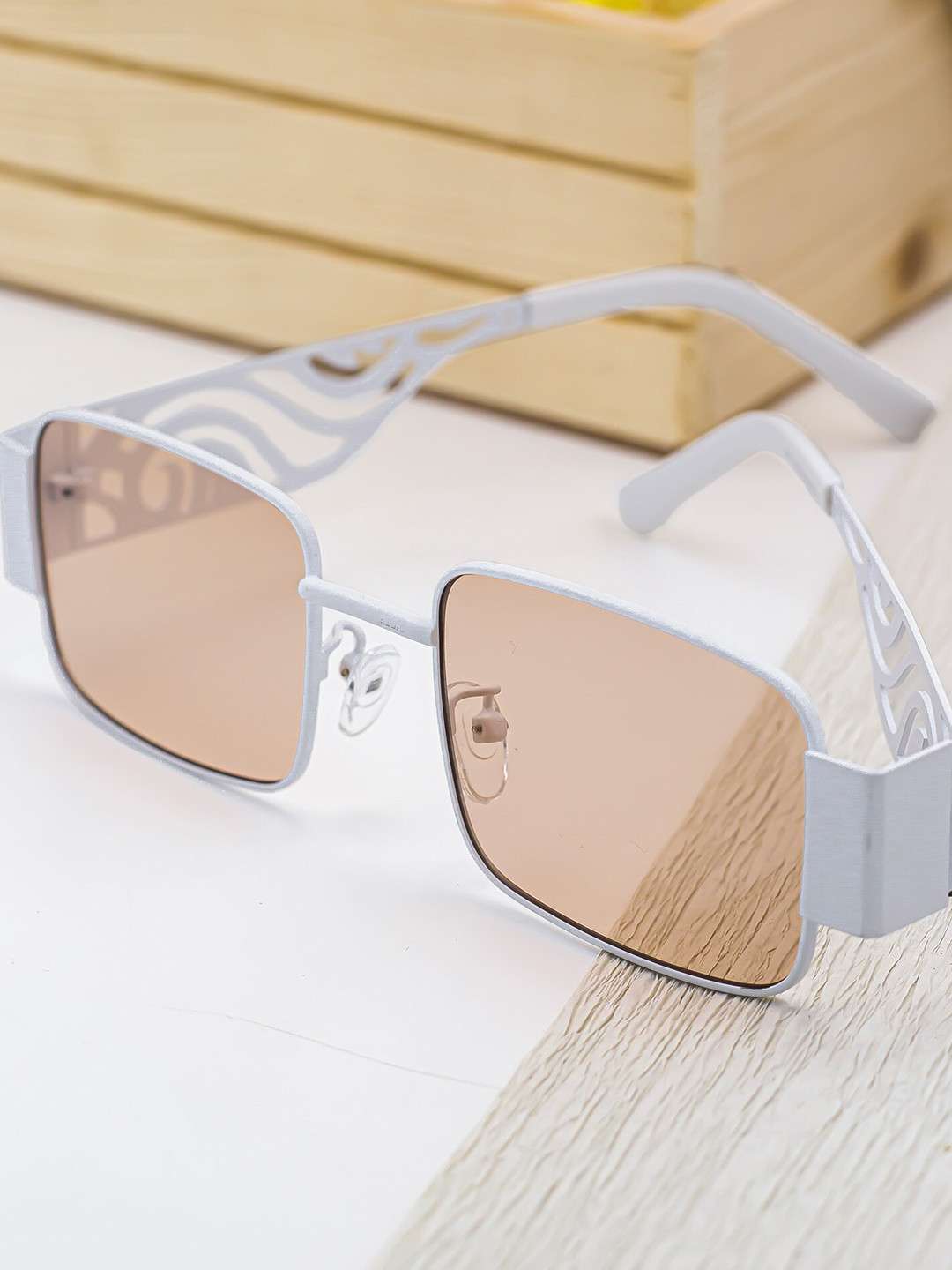 

Bellofox Women Square Sunglasses BS1943-0323, Peach
