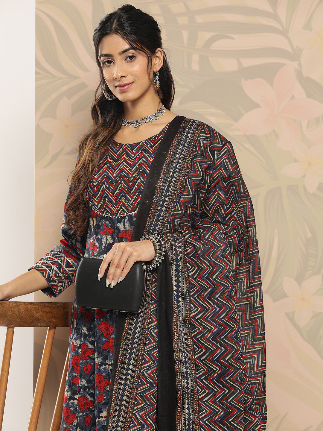 

Yufta Ethnic Motifs Printed Regular Gotta Patti Pure Cotton Kurta with Trousers & Dupatta, Navy blue
