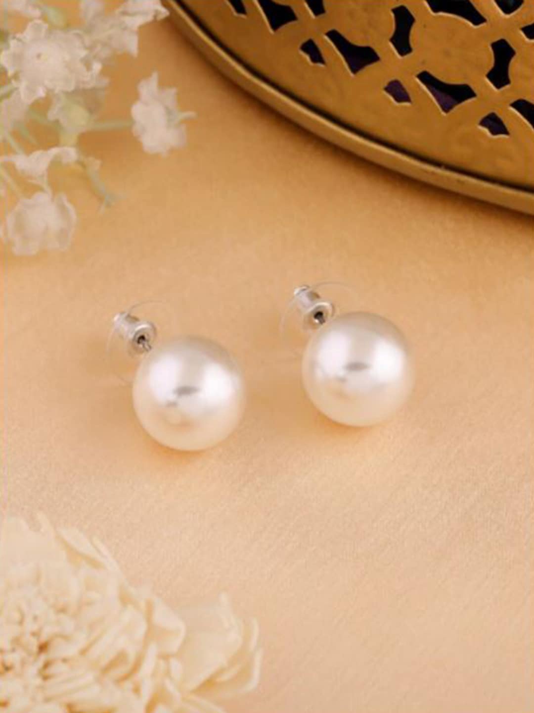 

Mahi Silver-Plated Pearls Studs Earrings, White
