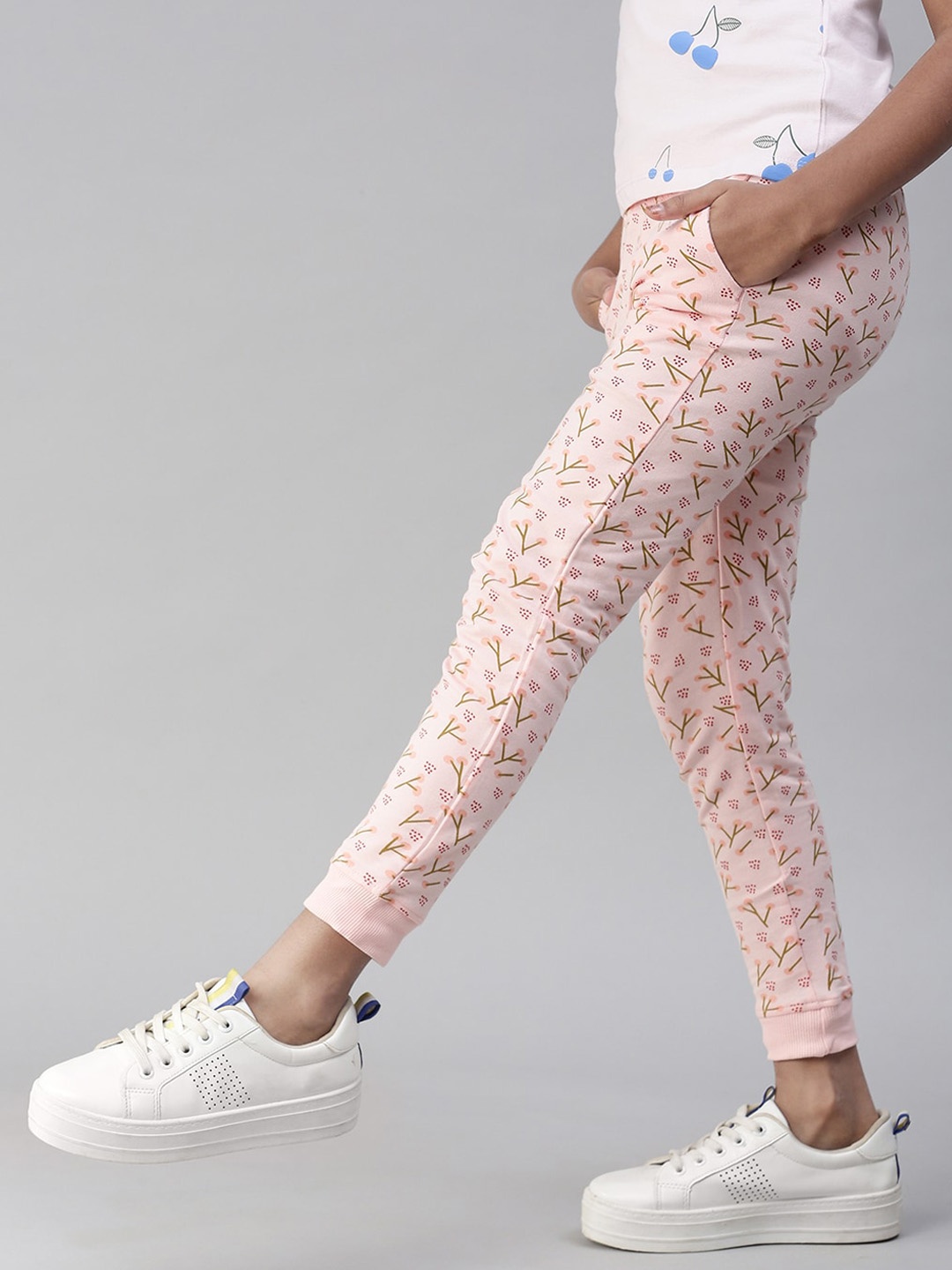 

PIPIN Girls Printed Slim Fit Cotton Joggers, Pink
