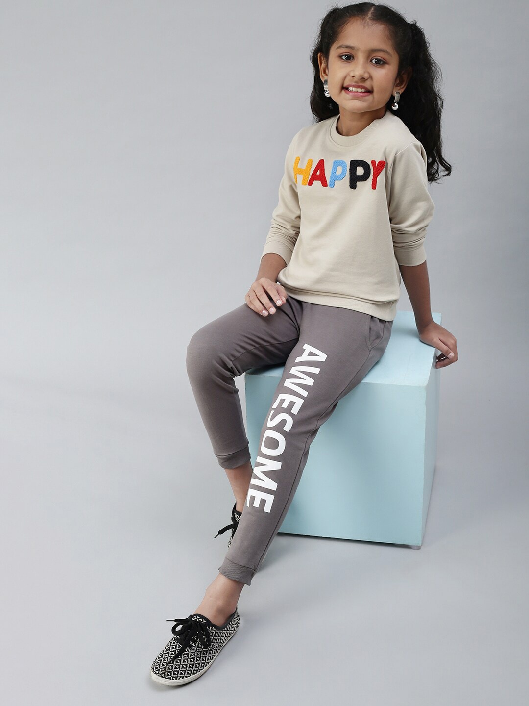 

PIPIN Girls Printed Slim Fit Cotton Joggers, Grey