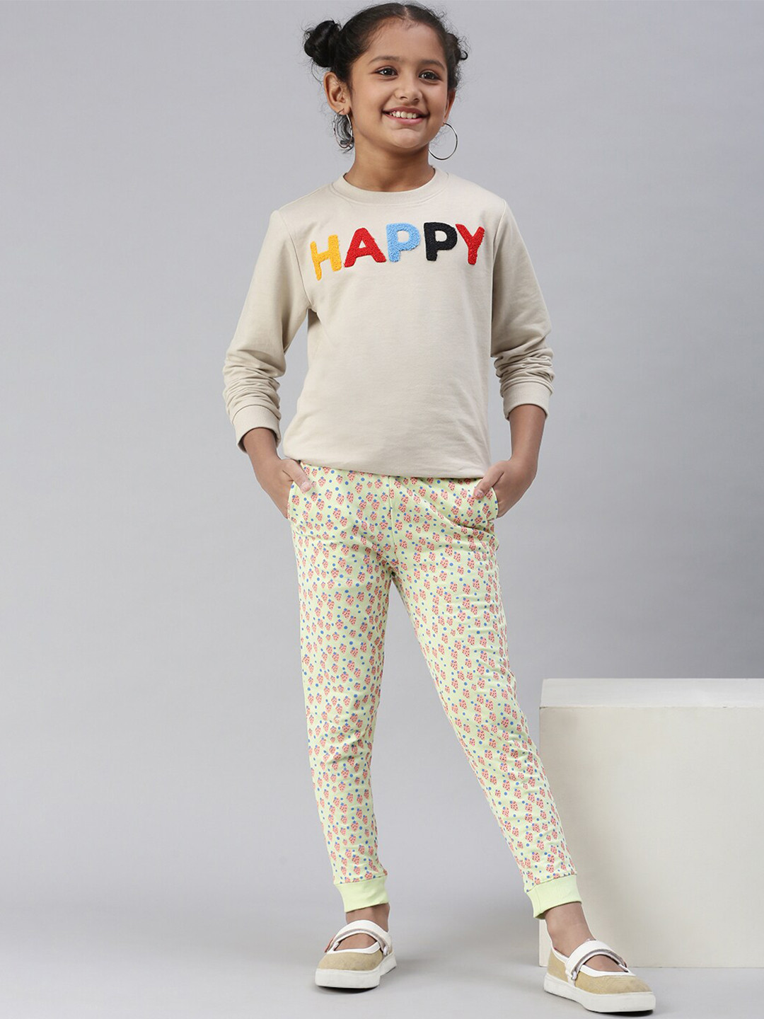 

PIPIN Girls Printed Slim Fit Cotton Joggers, Lime green