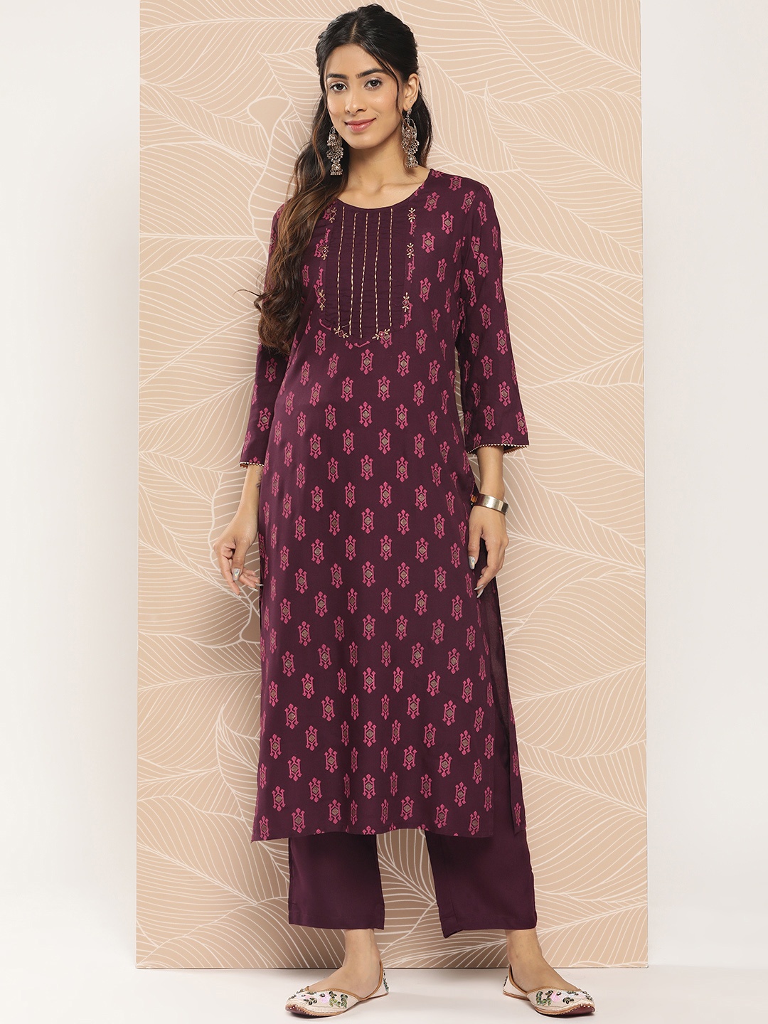 

Yufta Ethnic Motifs Printed Regular Kantha Work Kurta with Trousers, Burgundy