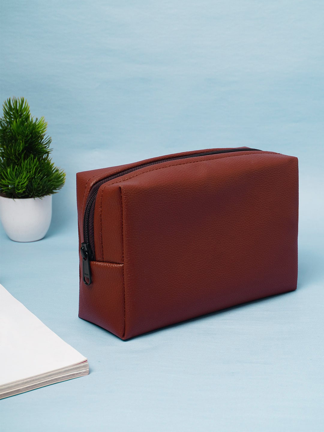 

Crazy Corner Durable Travel Pouch, Brown