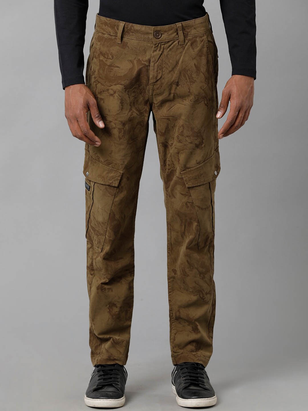 

Voi Jeans Men Printed Regular Fit Cotton Cargo Jeans, Brown