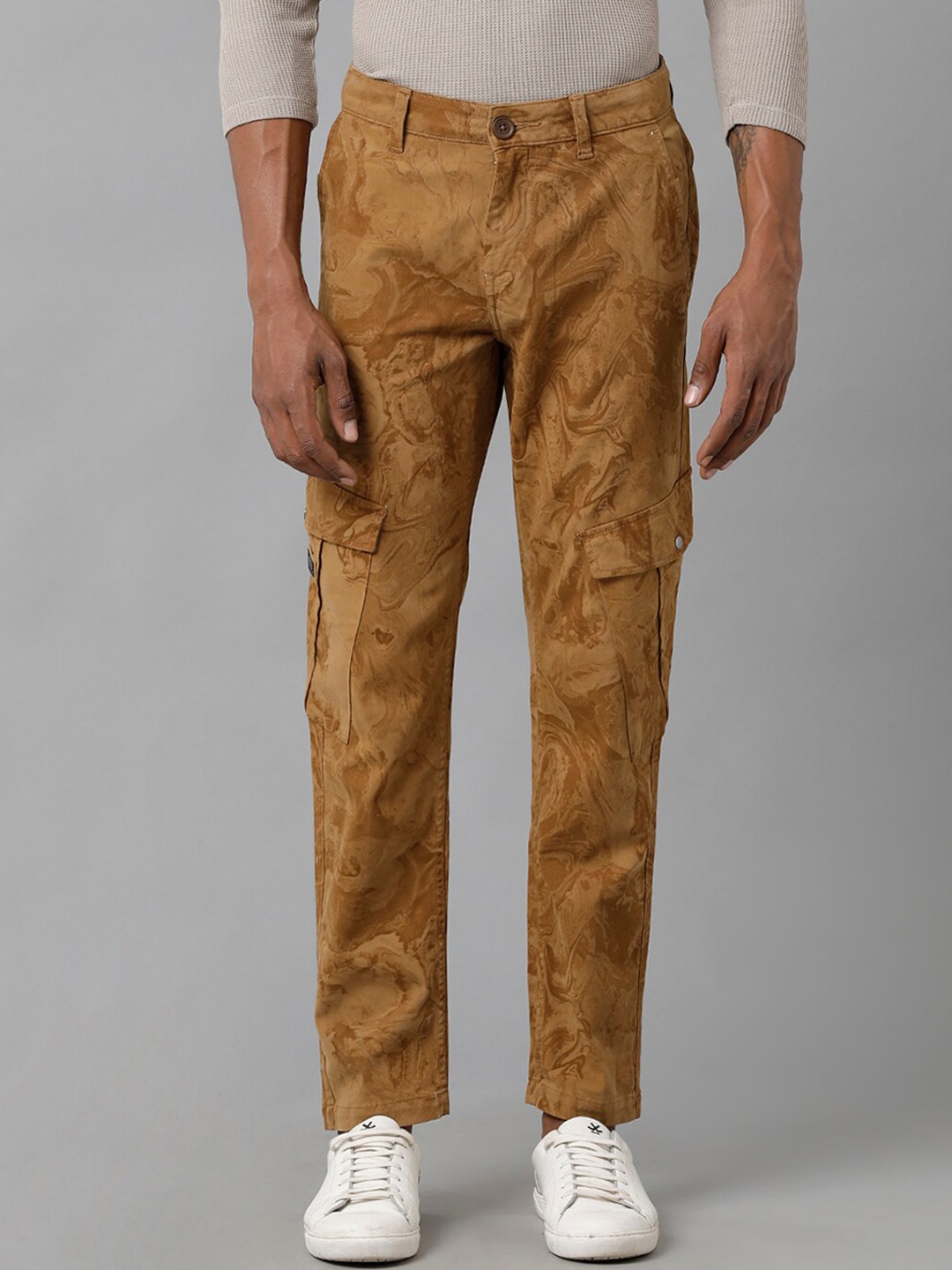 

Voi Jeans Men Printed Mid-Rise Cotton Jeans, Pink