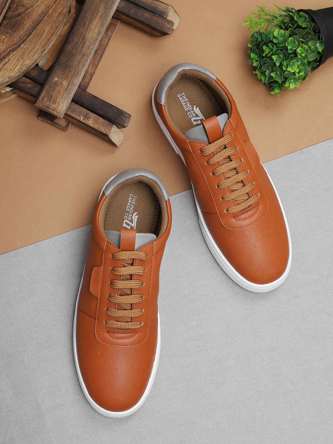 

The Indian Garage Co Men Textured Contrast Sole Sneakers, Tan
