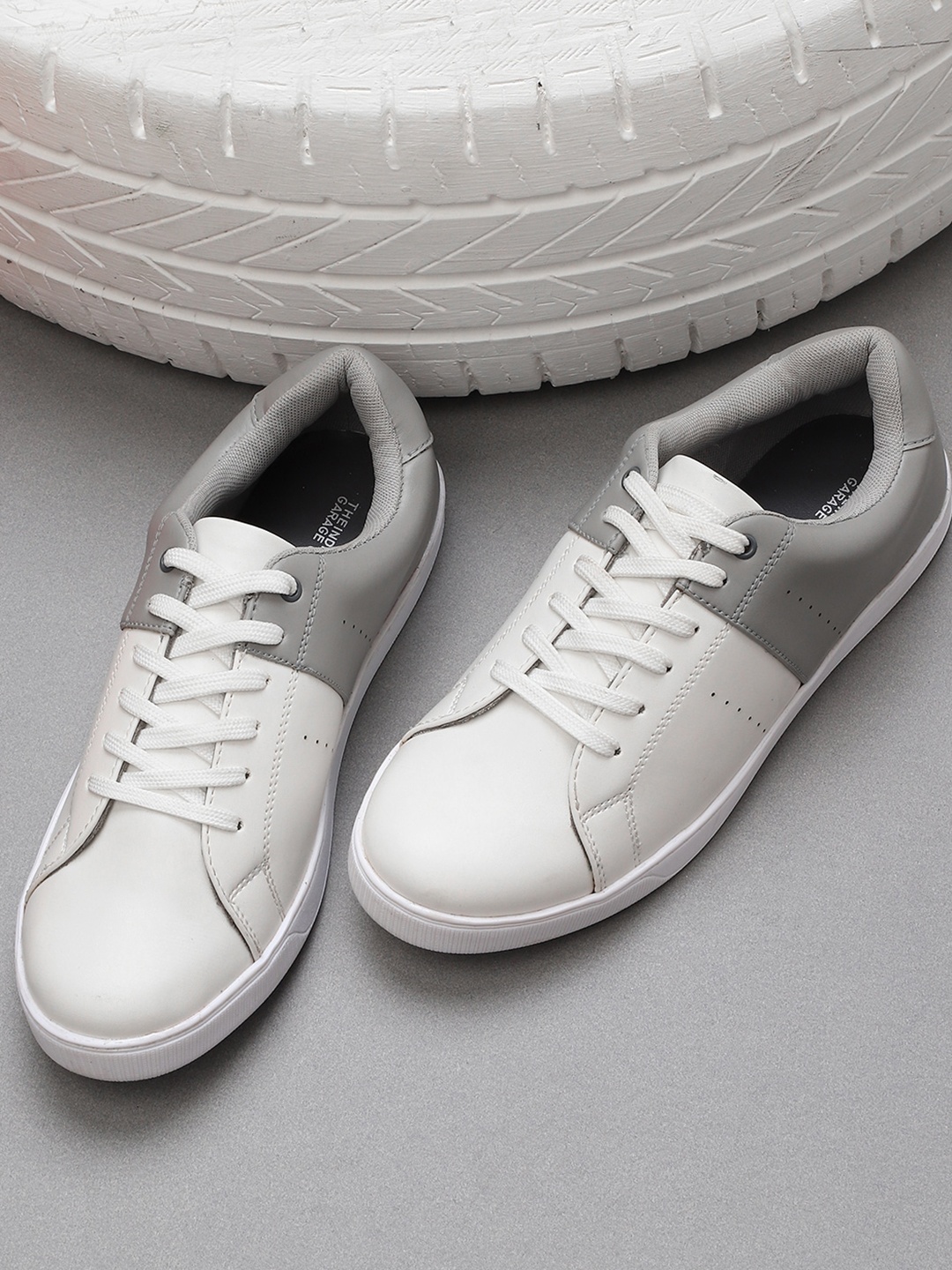 

The Indian Garage Co Men Colourblocked Perforated Sneakers, White