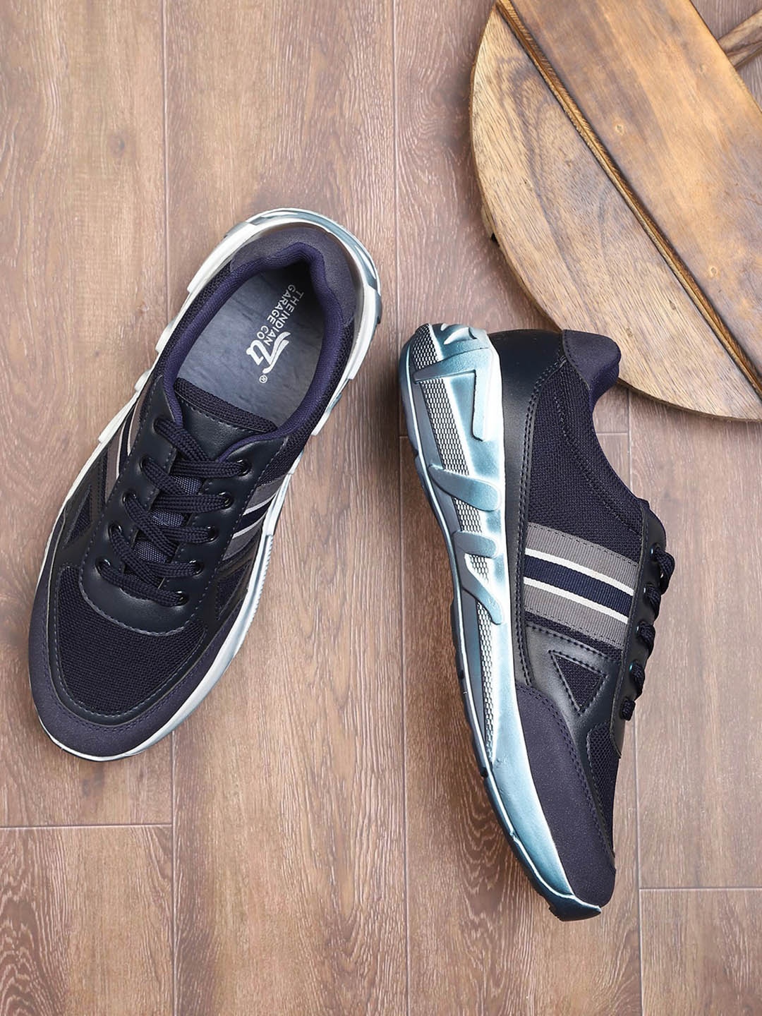 

The Indian Garage Co Men Striped Lace-Up Sneakers, Navy blue