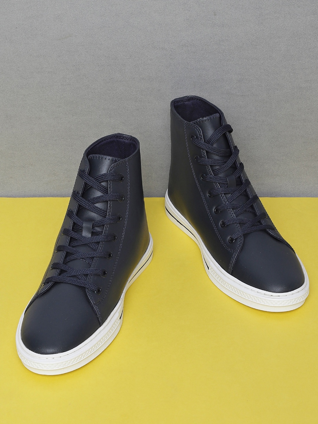 

The Indian Garage Co Men Contrast Sole Mid-Top Sneakers, Navy blue