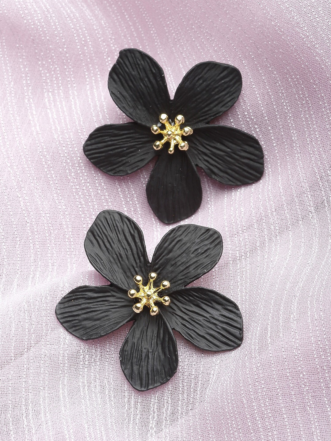 

Bohey by KARATCART Floral Design Matt Finish Stud Earrings, Black