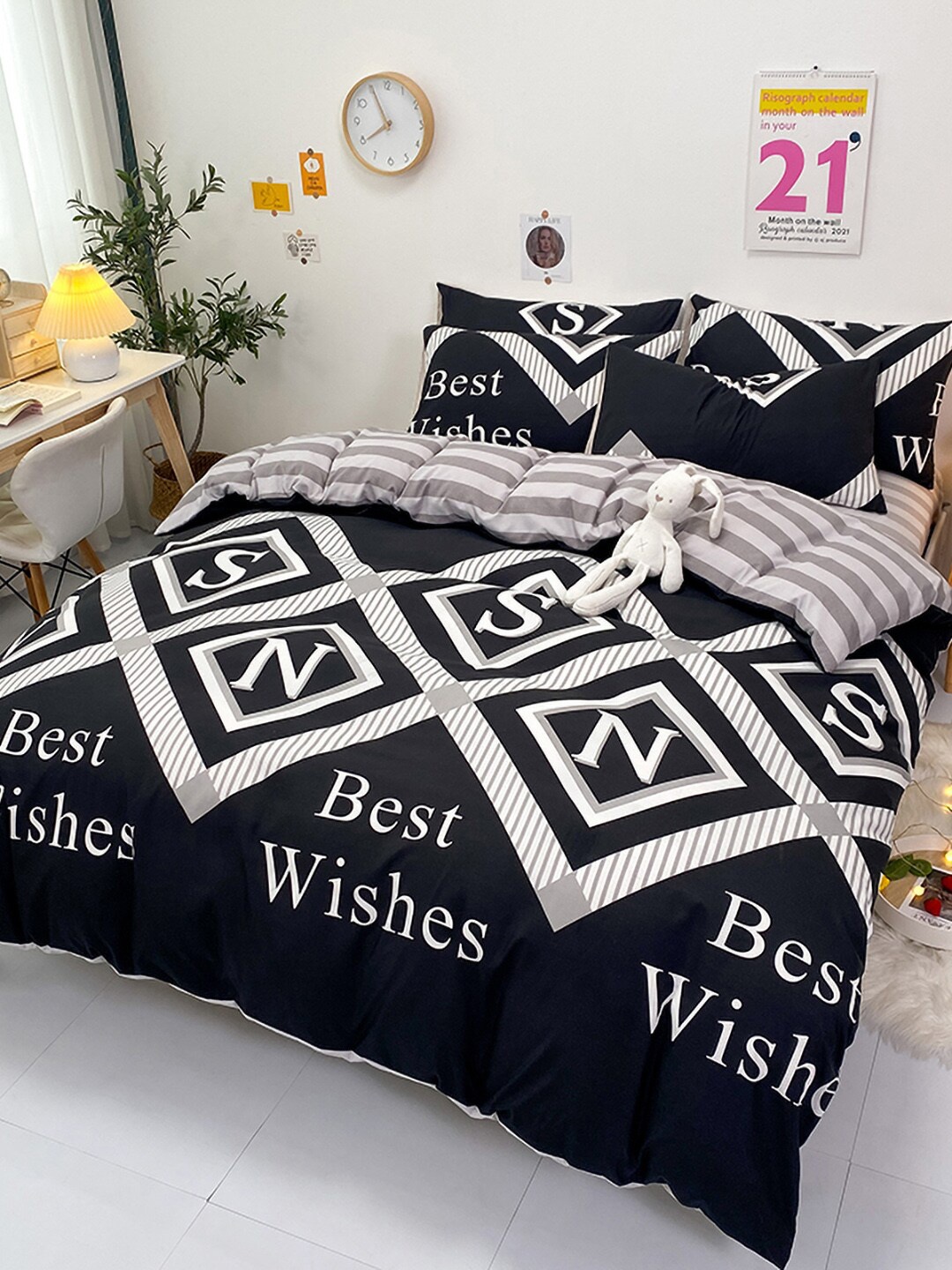 

JC Collection Black & White Printed Double King Bedding Set