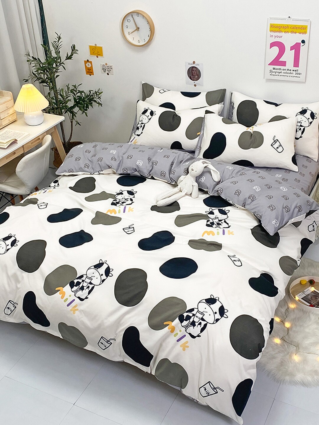 

JC Collection White & Grey Printed Double King Bedding Set