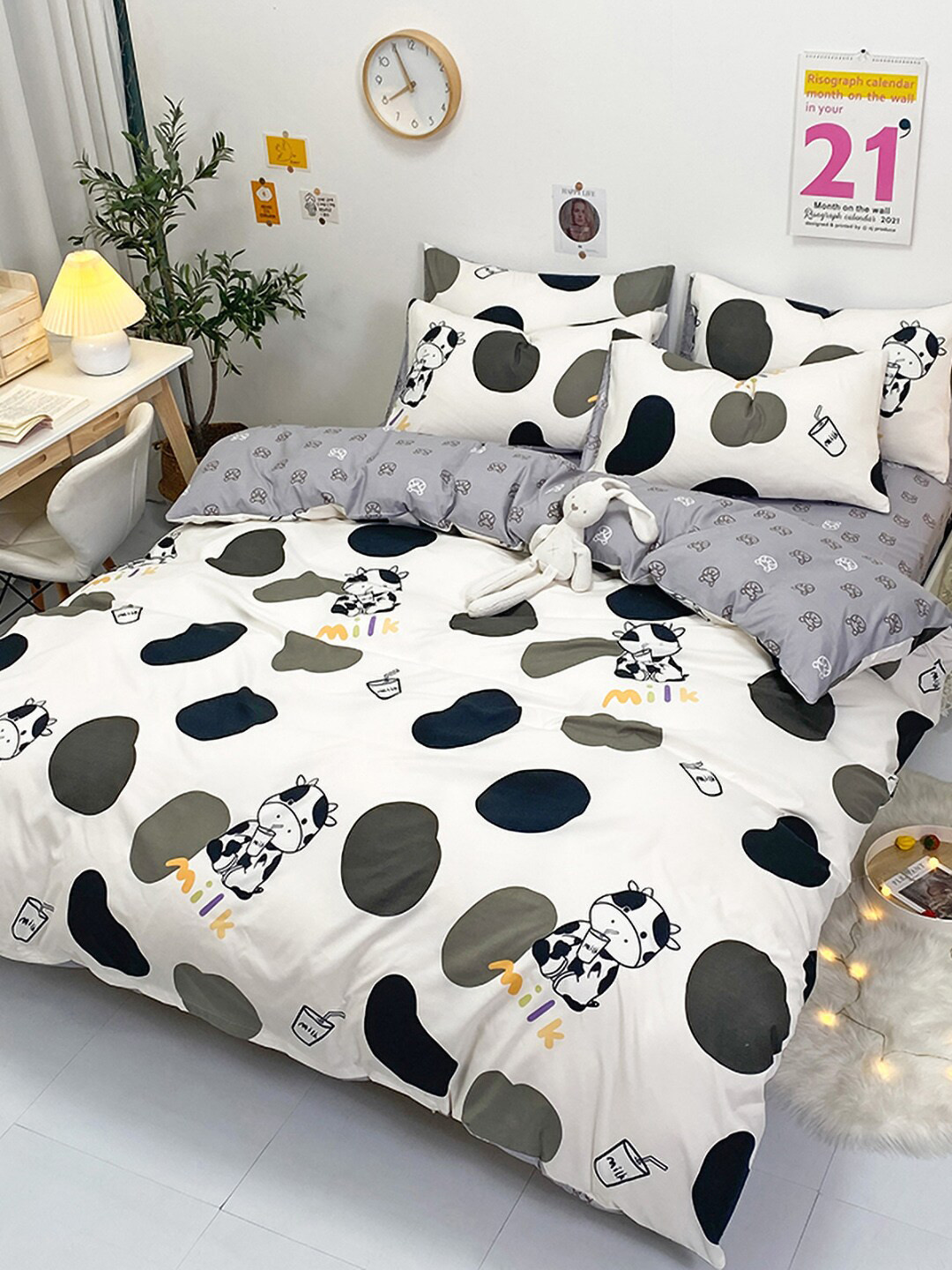 

JC Collection White & Black Conversational Printed Double Queen Bedding Set, Multi
