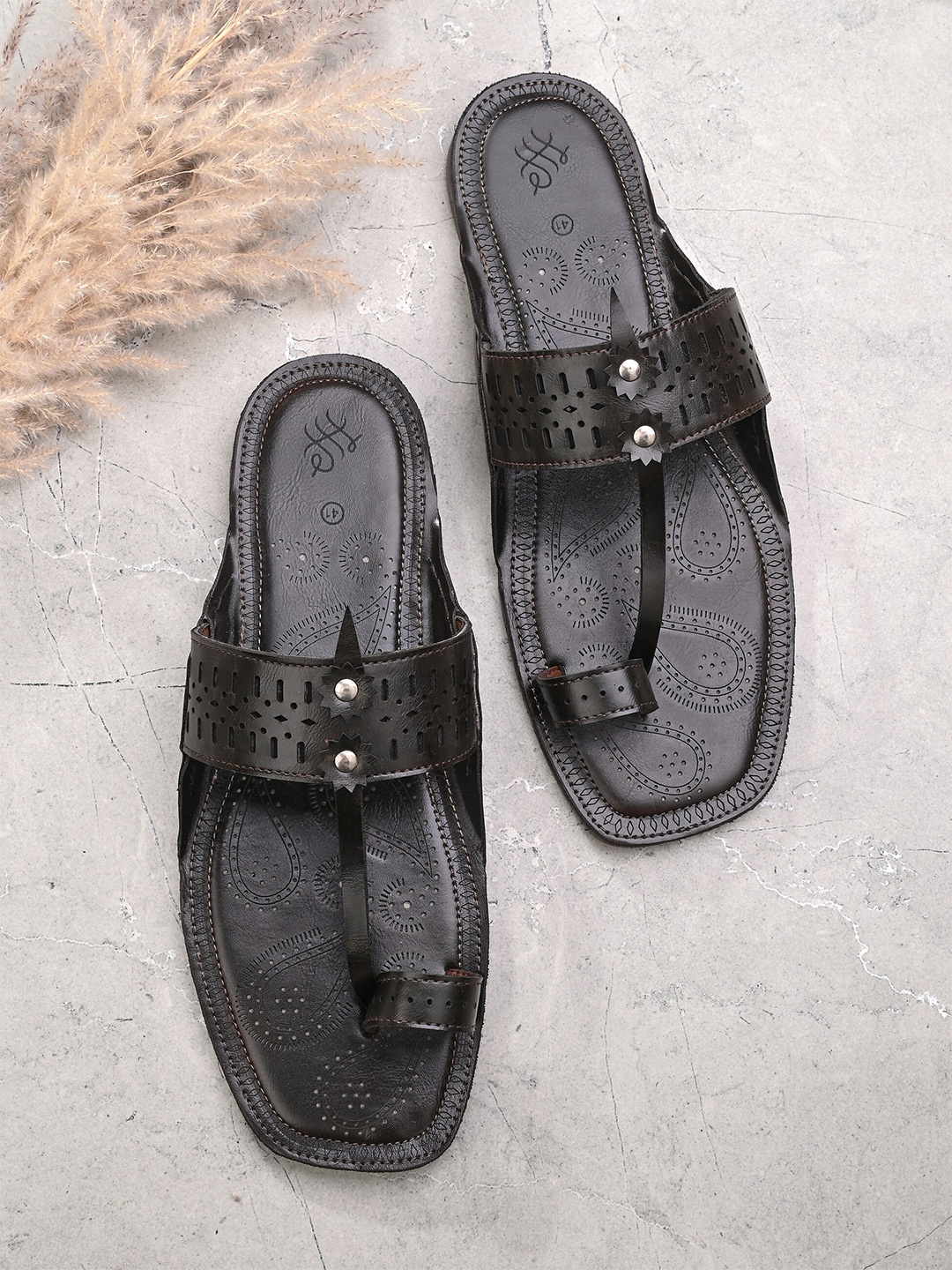

House of Pataudi Men Laser Cuts Ethnic Comfort Sandals, Navy blue