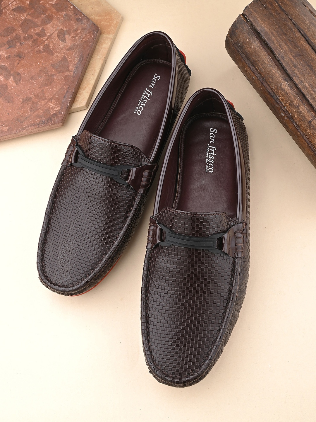 

San Frissco Men Textured Lightweight Horsebit Loafers, Brown