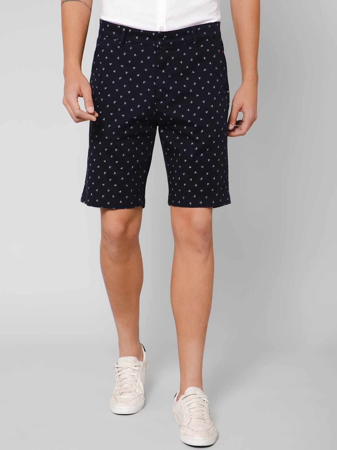 

Cantabil Men Printed Cotton Chino Shorts, Navy blue