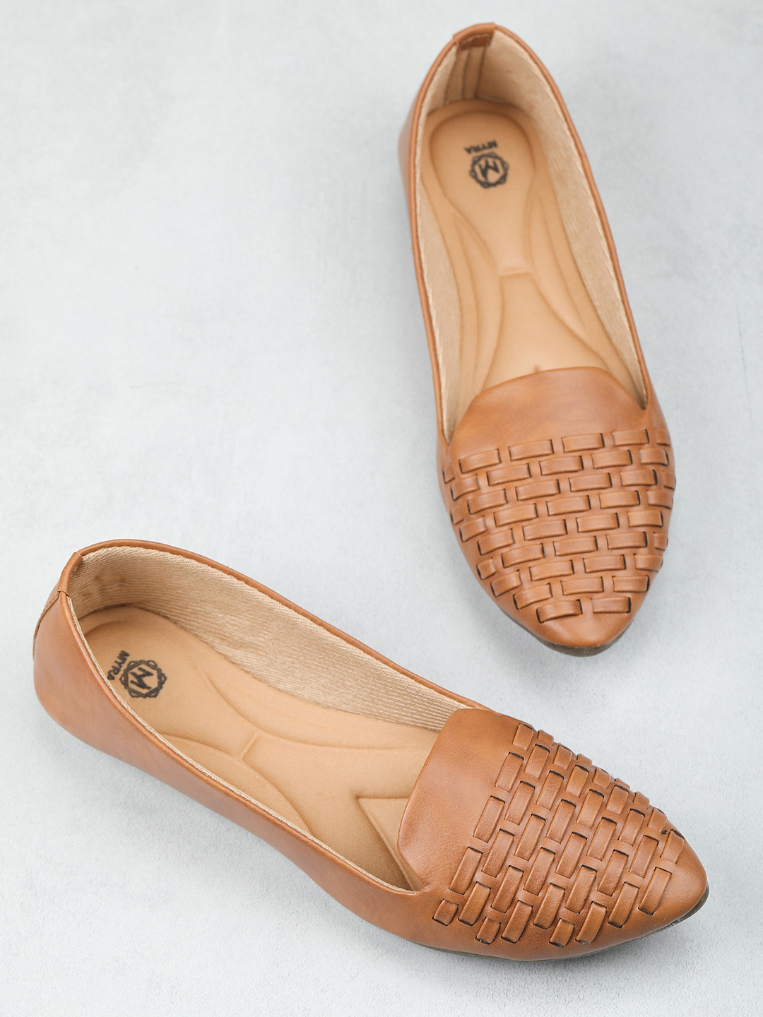 

Myra Women Pointed Toe Woven Design Ballerinas, Brown