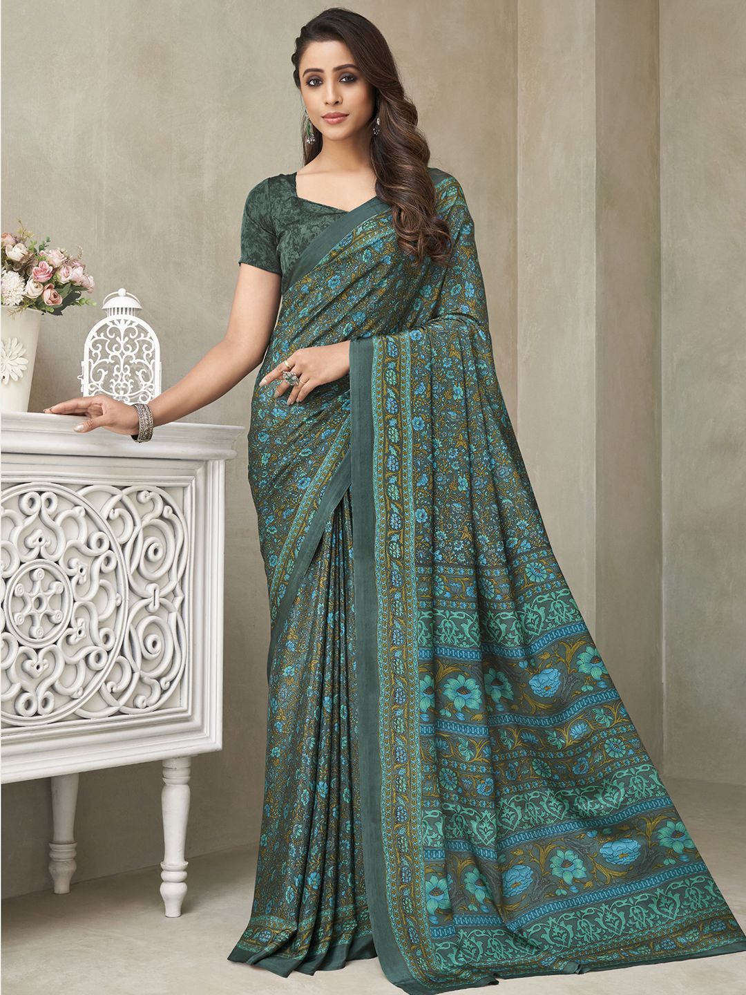 

Satrani Floral Printed Silk Blend Saree, Teal