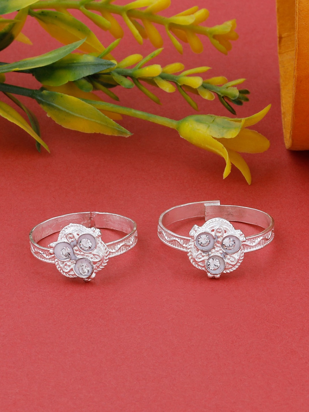 

Silver Shine Silver Plated Toe Ring