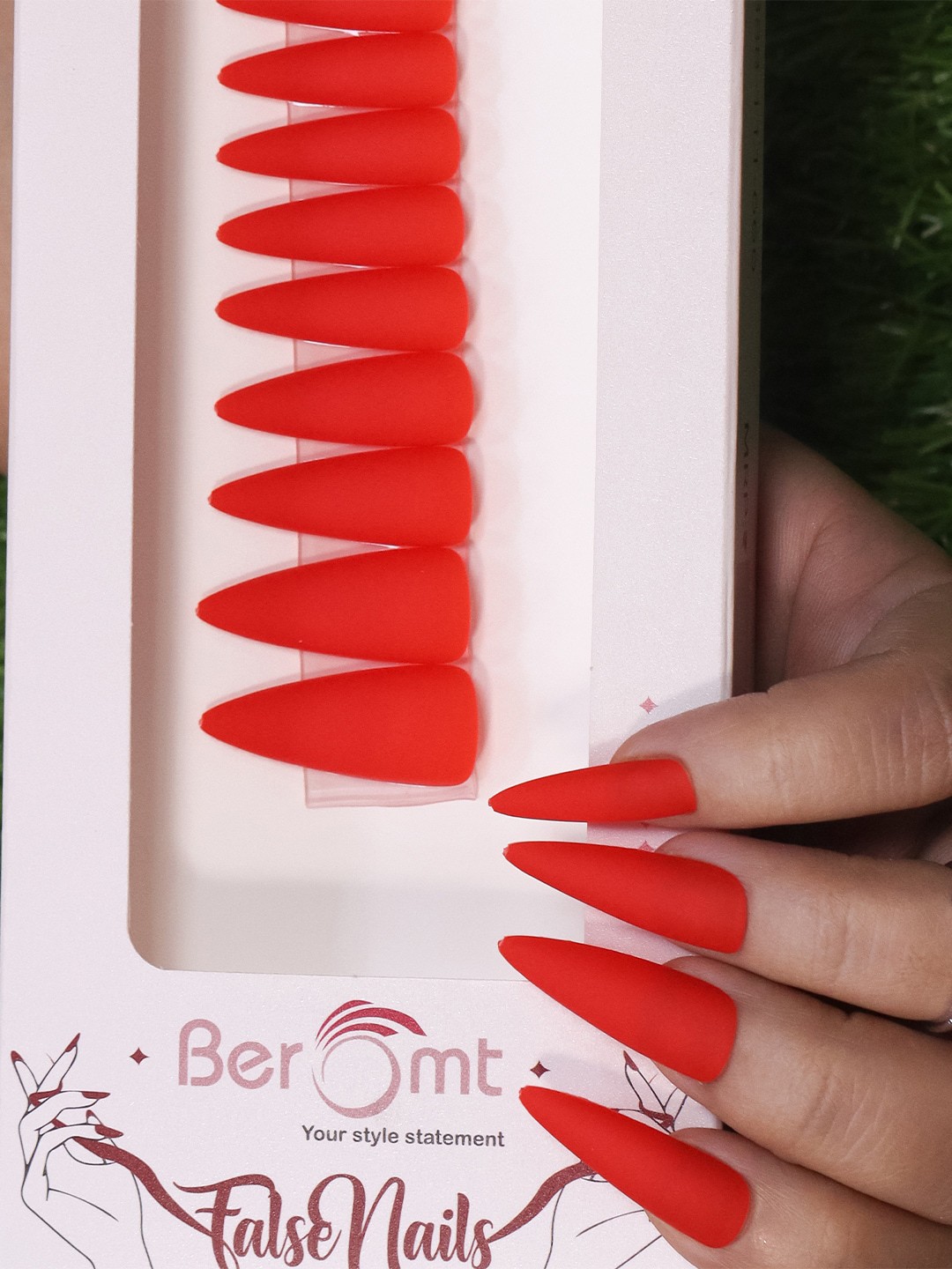 

BEROMT 12Pcs Premium Matte Salon Finish Lightweight Press on False Nails Kit - Shade 566, Red