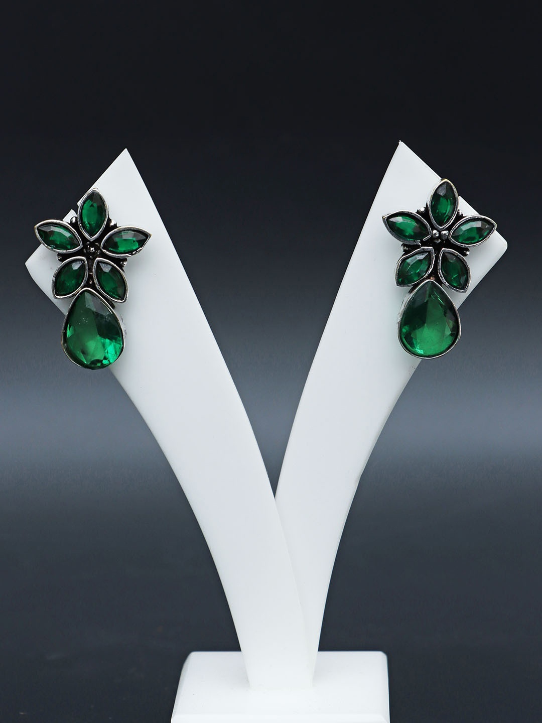 

Ozanoo Silver-Plated Oxidised Classic Drop Earrings, Green