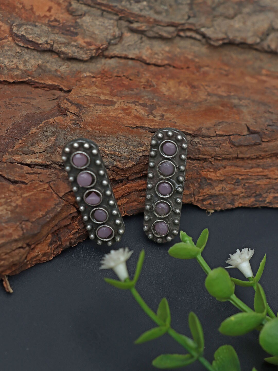 

Ozanoo Silver Plated Classic Studs Earrings, Lavender