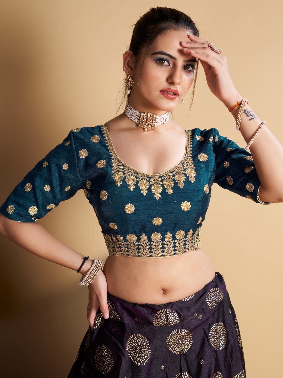 

VISHNU WEAVES Floral Embroidered Padded Blouse, Navy blue