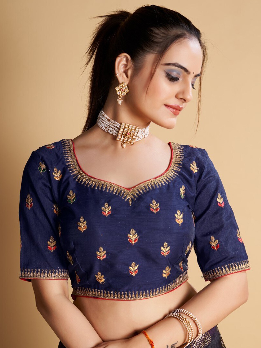 

VISHNU WEAVES Leaf Embroidered Thread Work Sweetheart Neck Padded Blouse, Navy blue