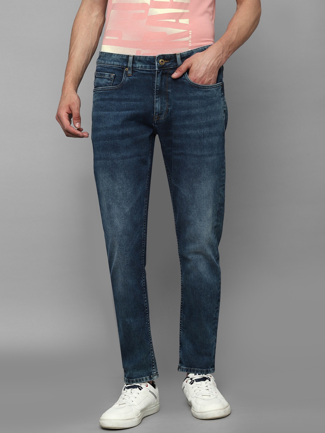 

Louis Philippe Jeans Men Slim Fit Light Fade Jeans, Navy blue