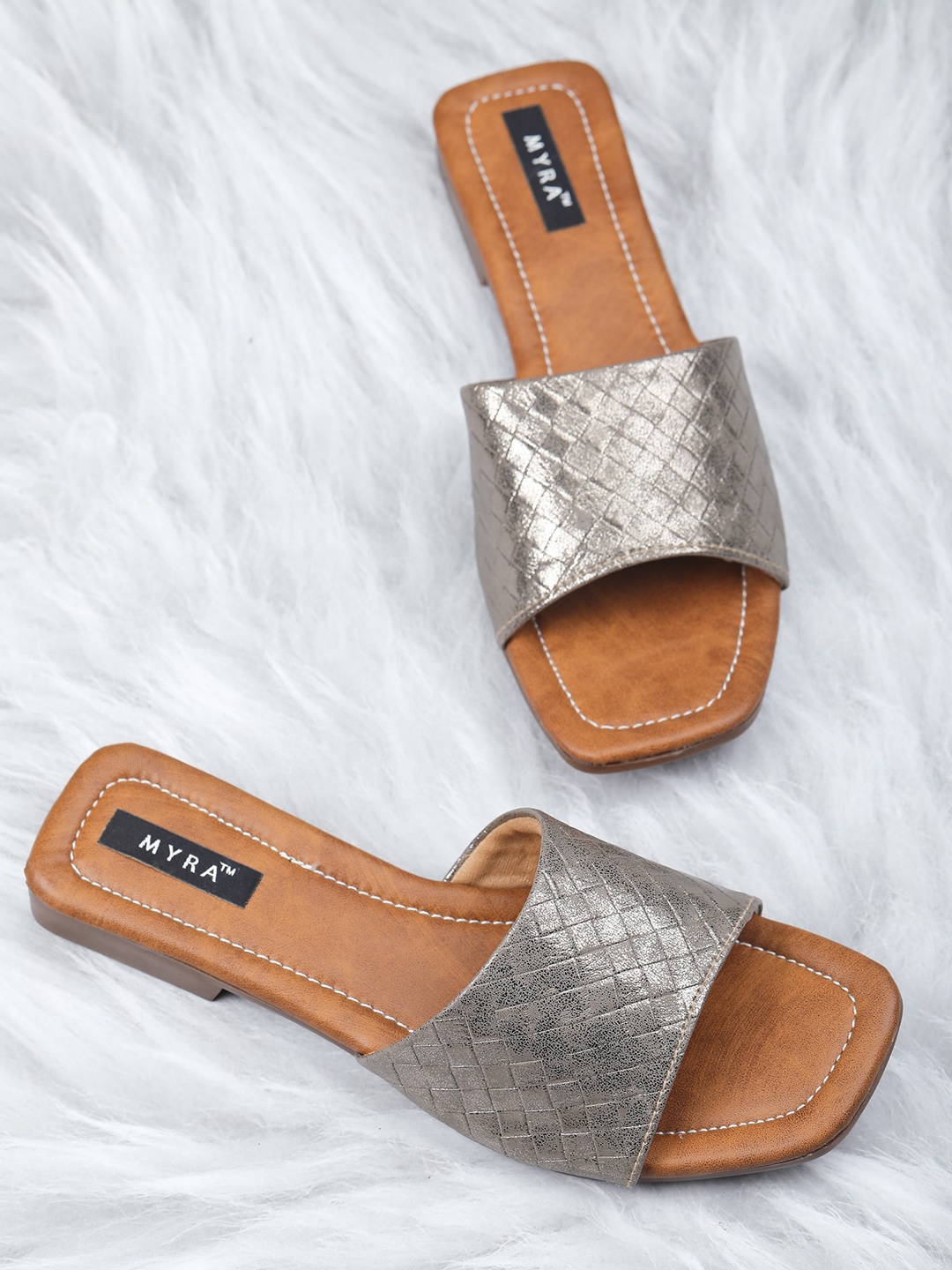 

Myra Women Textured Open Toe Flats, Silver