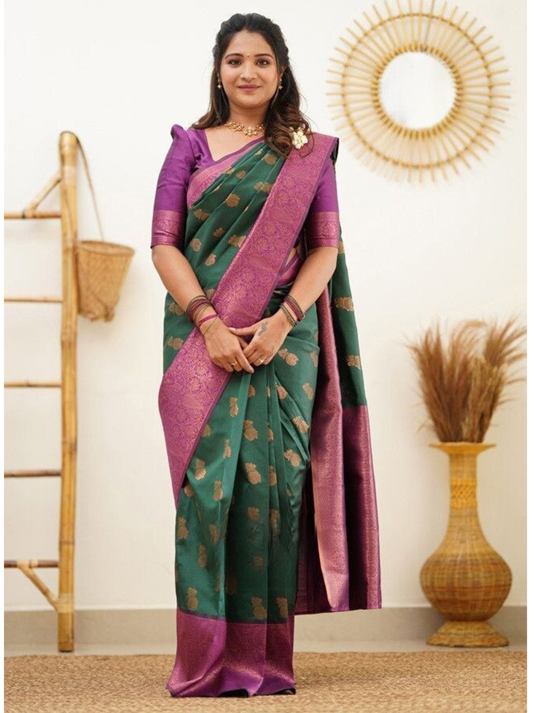 

Jinax Woven Design Zari Pure Silk Banarasi Saree, Green