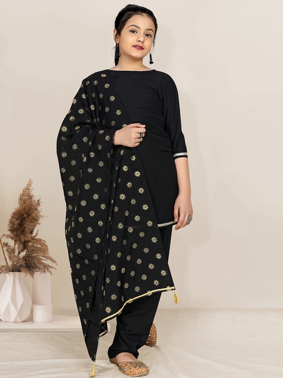 

FASHION DREAM Girls Ready To Wear Kurta & Trousers And Dupatta, Black