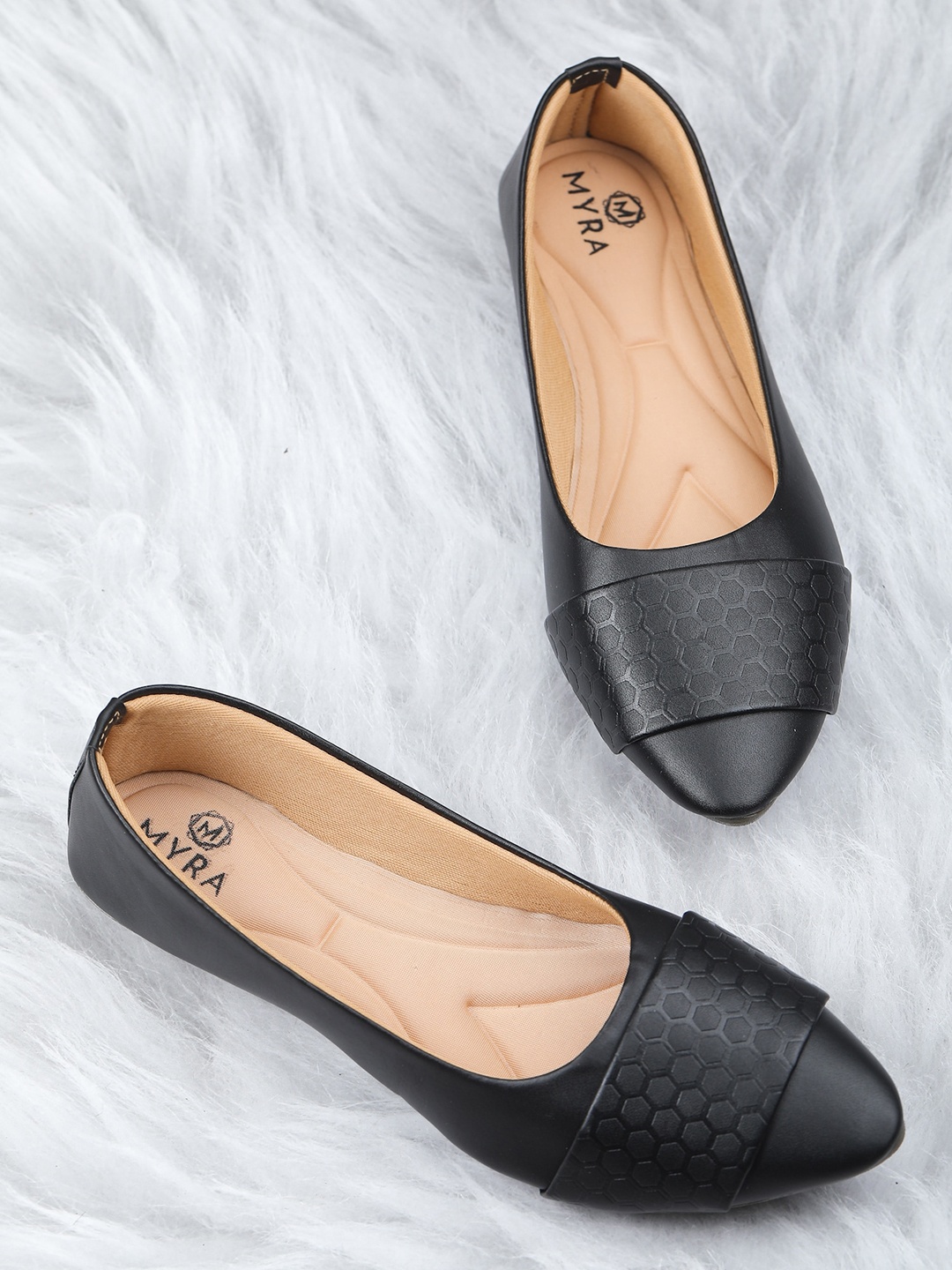 

Myra Women Textured Pointed Toe Ballerinas, Black