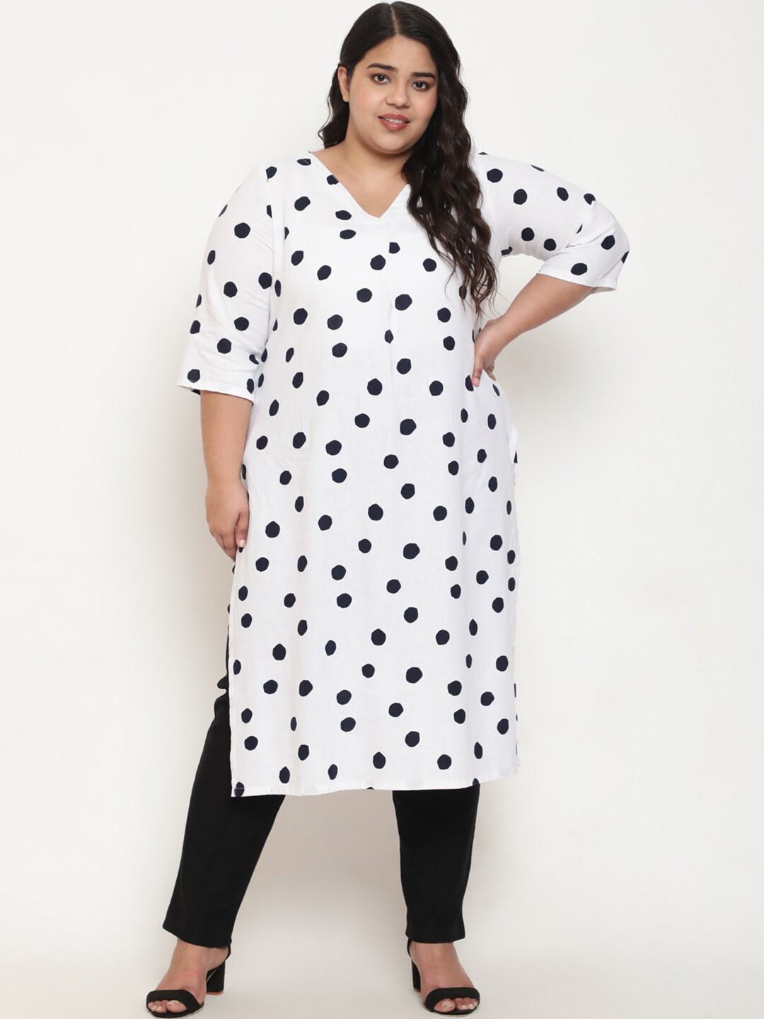 

Amydus Plus Size Polka Dots Printed V-Neck Centre Pleat Cotton Linen Kurta, White
