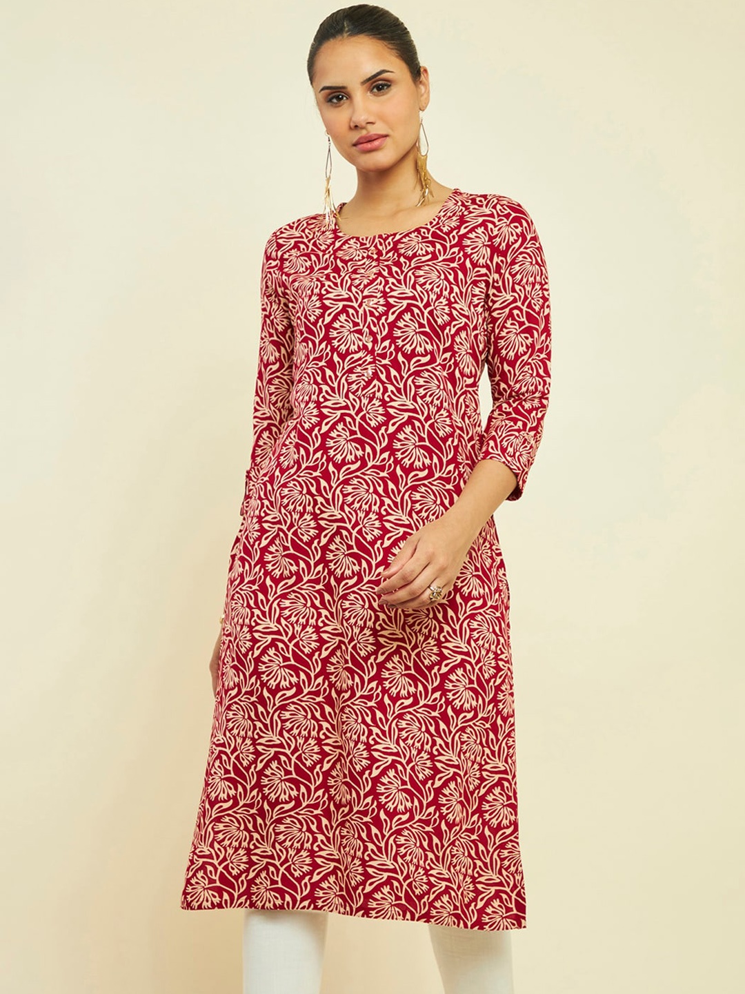 

Soch Floral Printed Round Neck Straight Regular Kurta, Maroon