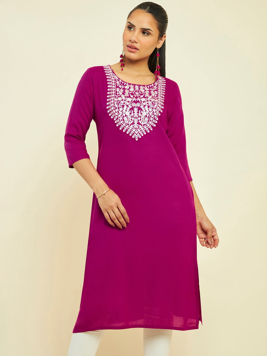 

Soch Floral Yoke Design Thread Work Straight Kurta, Magenta