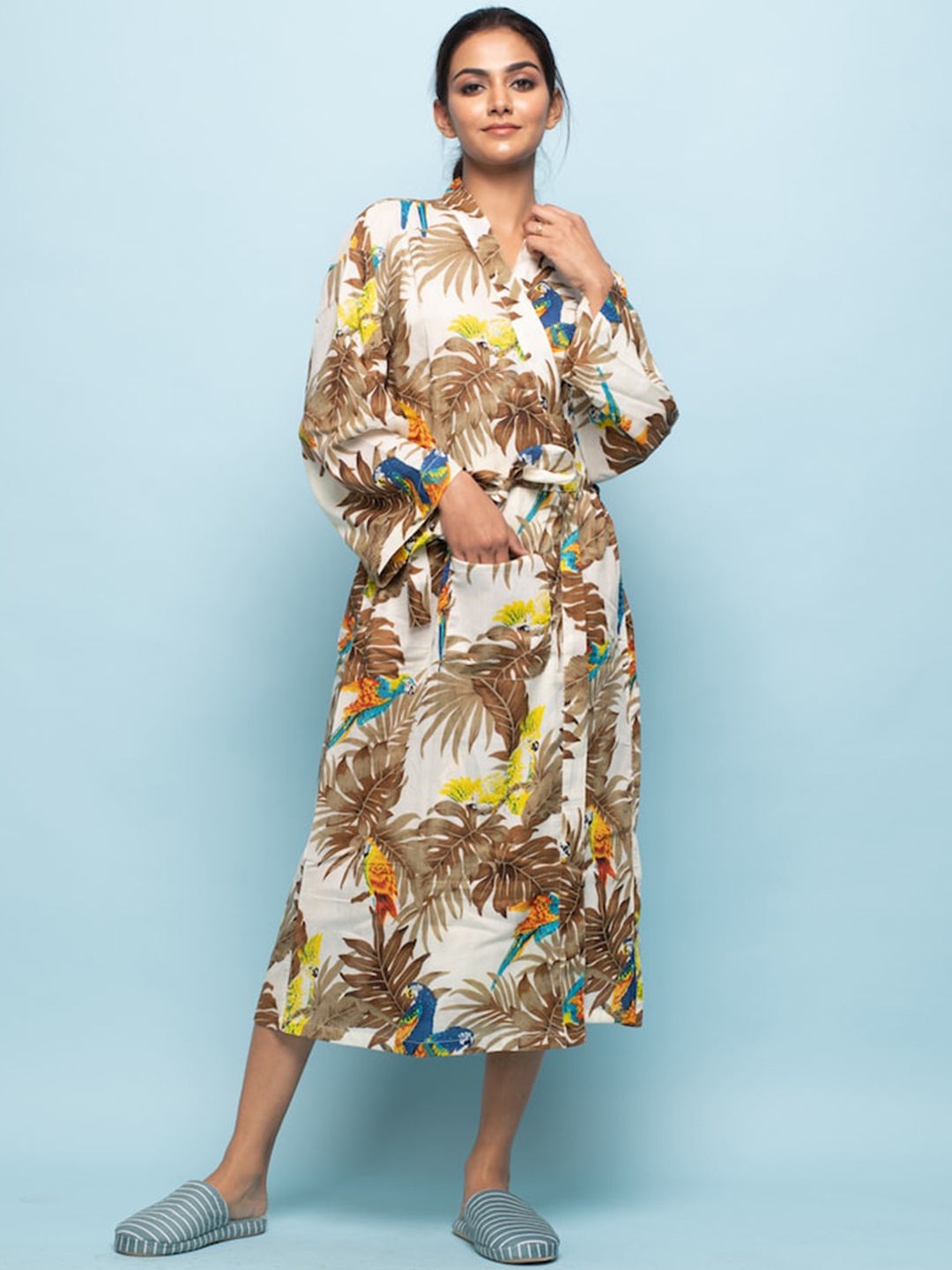 

SANSKRUTIHOMES Women Printed Midi Cotton Robe, White