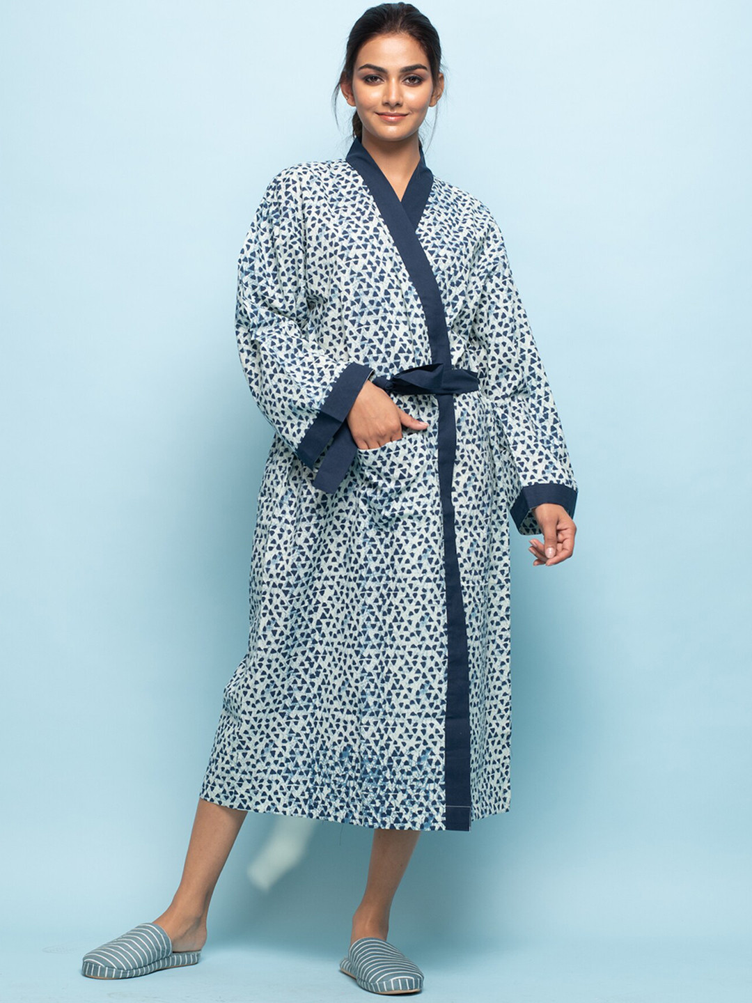 

SANSKRUTIHOMES Women Geometric Printed Midi Cotton Robe, Blue