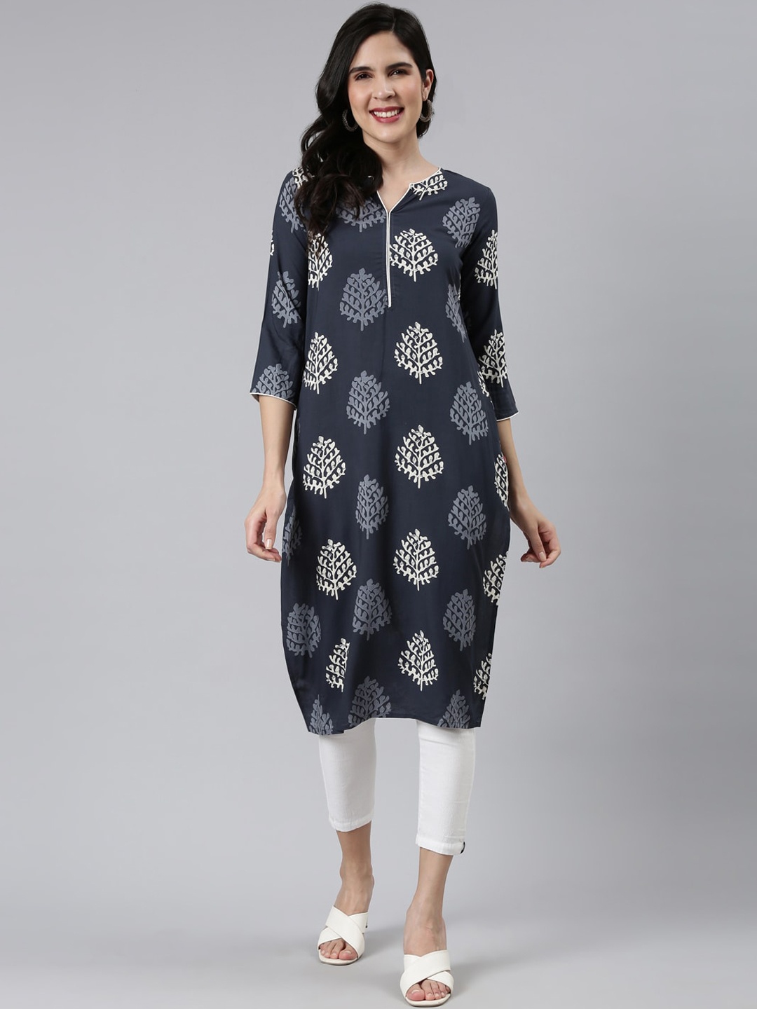 

FLAVIDO Ethnic Motifs Printed Straight Regular Kurta, Navy blue