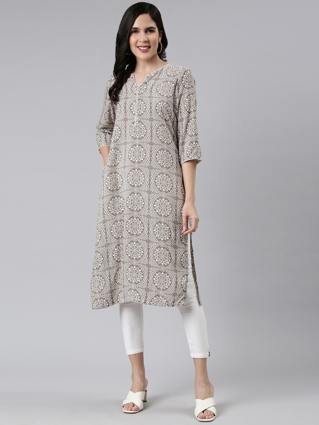 

FLAVIDO Ethnic Motifs Printed Round Neck Kurta, Khaki