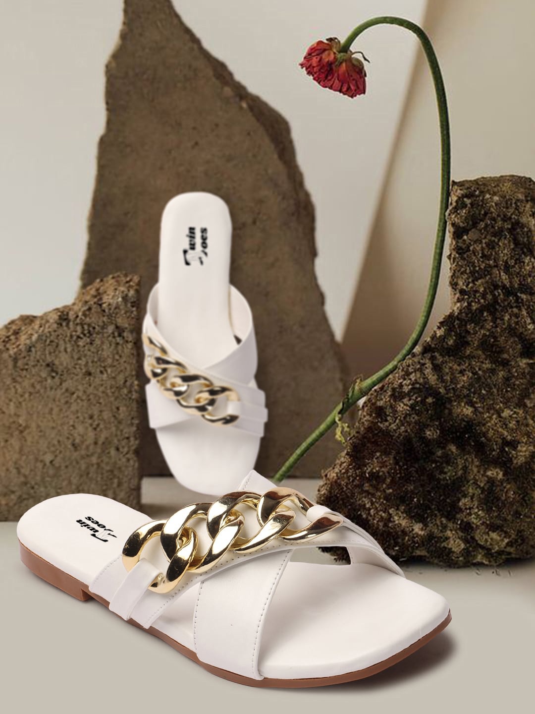 

TWIN TOES Women Embellished Open Toe Flats, White