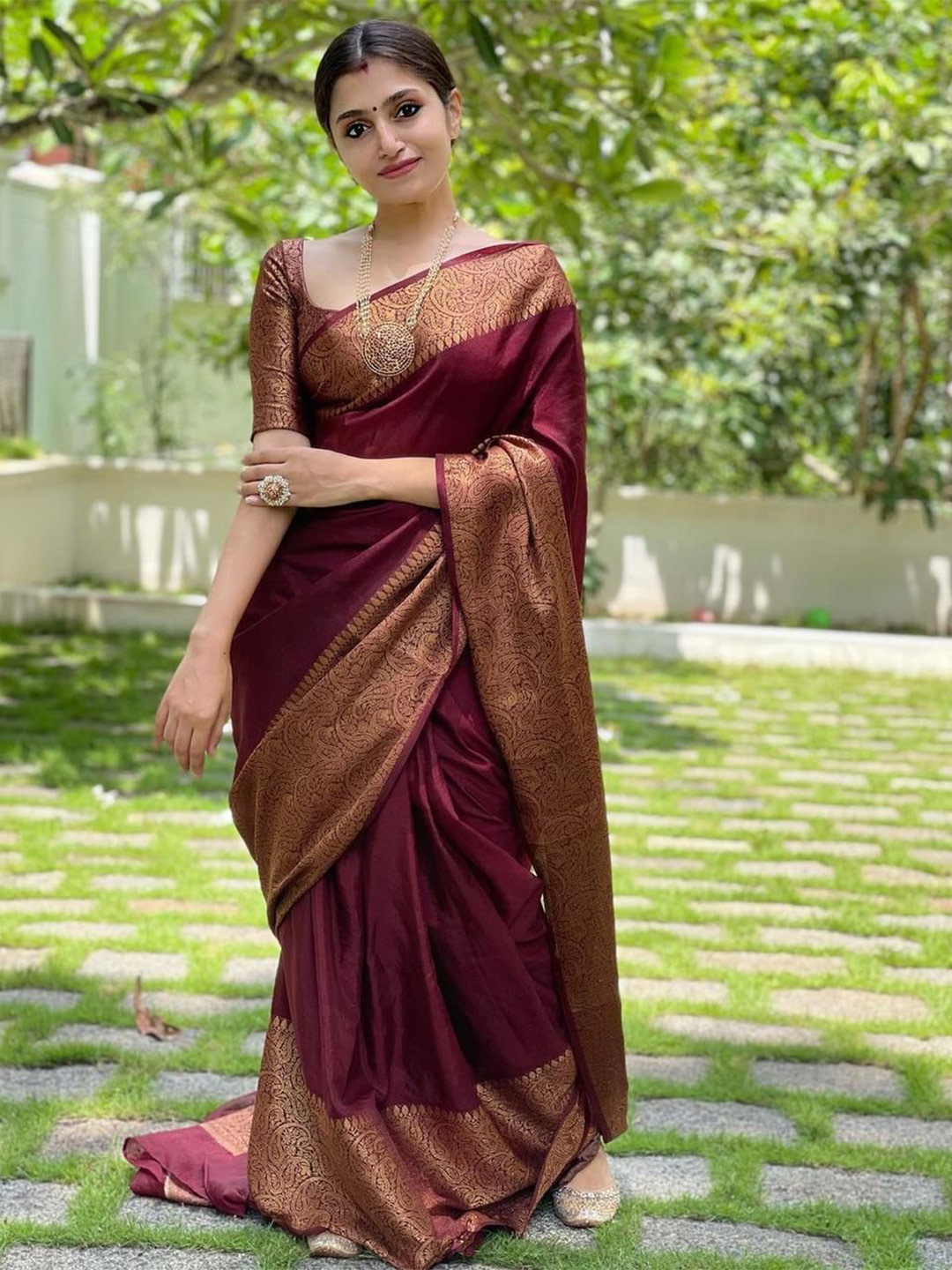 

M M Venture Paisley Woven Design Zari Pure Silk Saree, Maroon