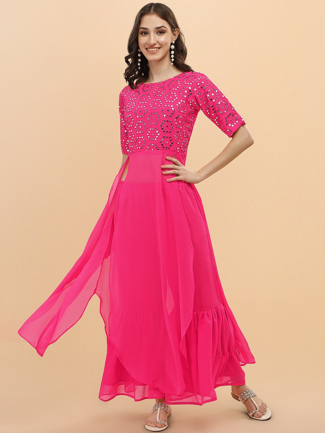 

DIVASTRI Geometric Embroidered High Slit Mirror Work Kurta with Sharara, Pink